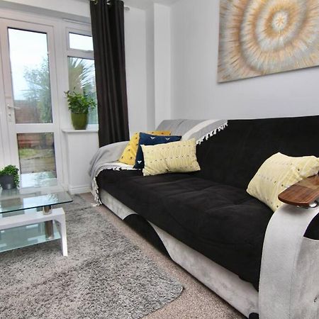 Daimler House - Cosy Home Near Coventry City Centre Екстер'єр фото
