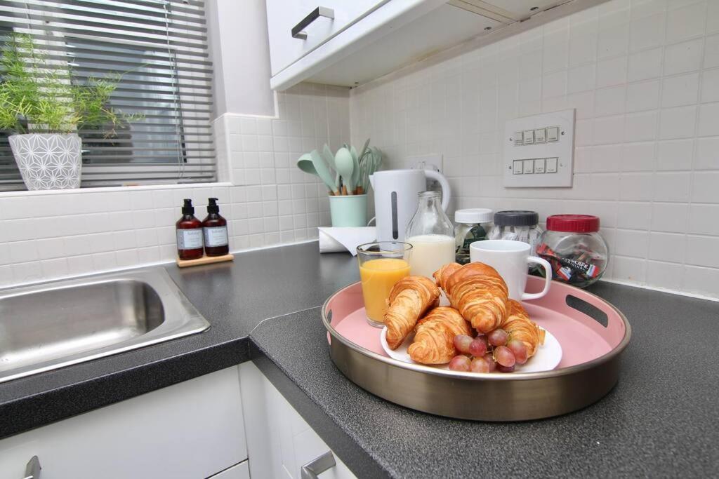 Daimler House - Cosy Home Near Coventry City Centre Екстер'єр фото
