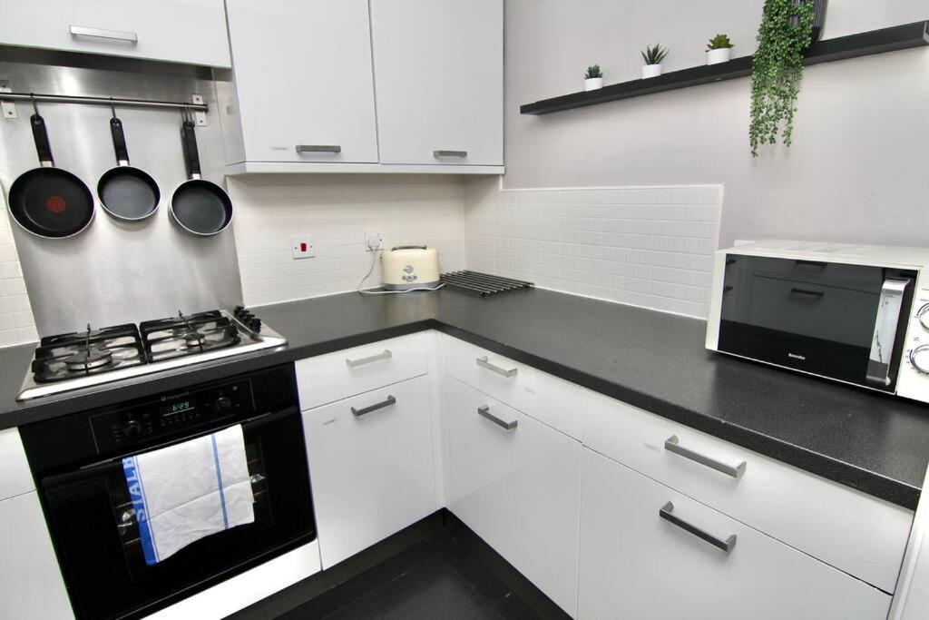 Daimler House - Cosy Home Near Coventry City Centre Екстер'єр фото