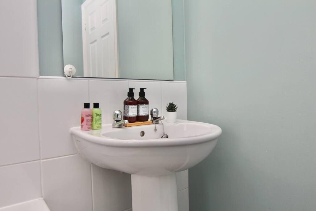 Daimler House - Cosy Home Near Coventry City Centre Екстер'єр фото