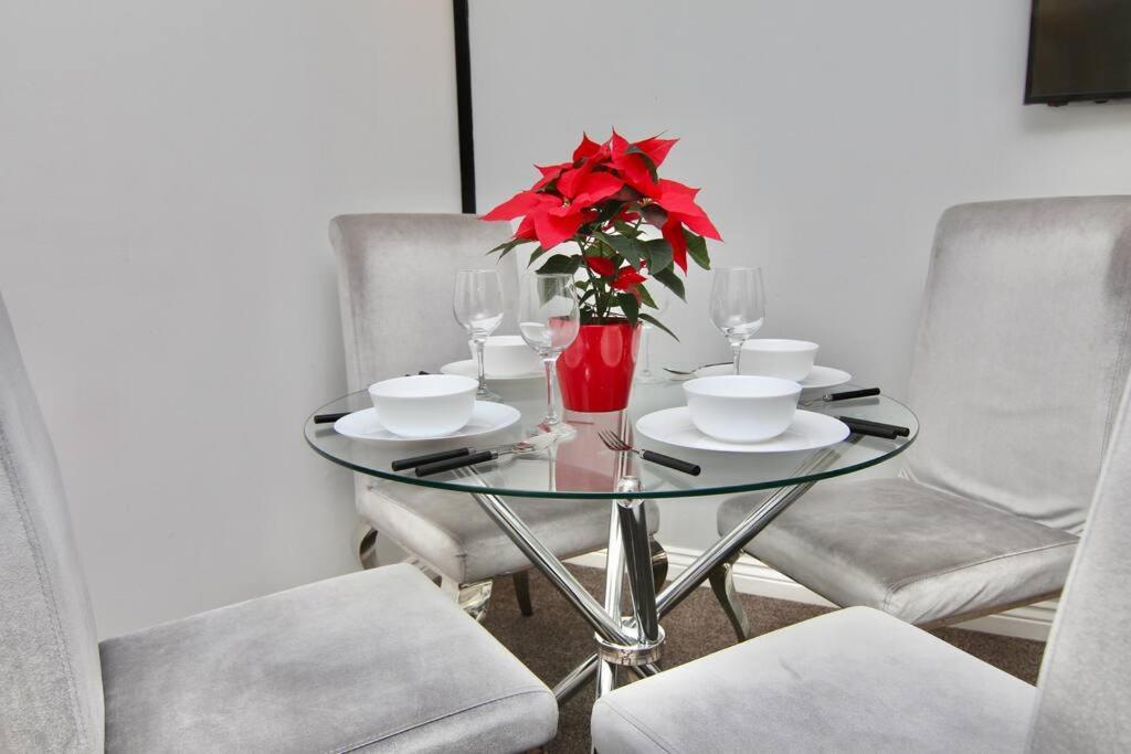Daimler House - Cosy Home Near Coventry City Centre Екстер'єр фото